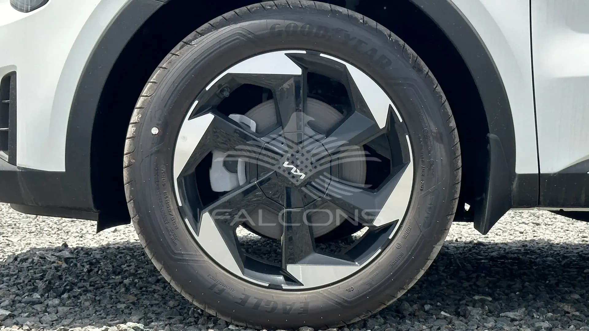2.5L 4WD Panoramic S.Roof AT - Image 7