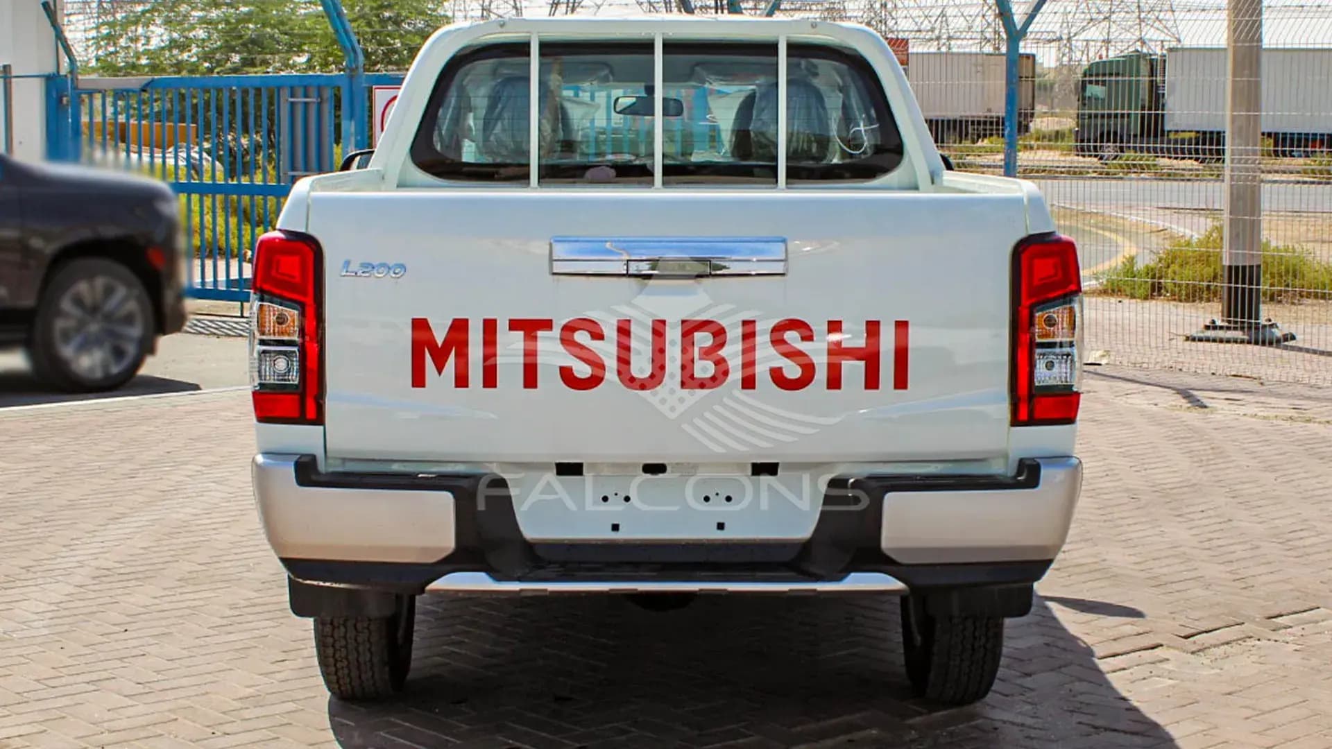 2.5L D DC 4WD CHROME MT - Image 4