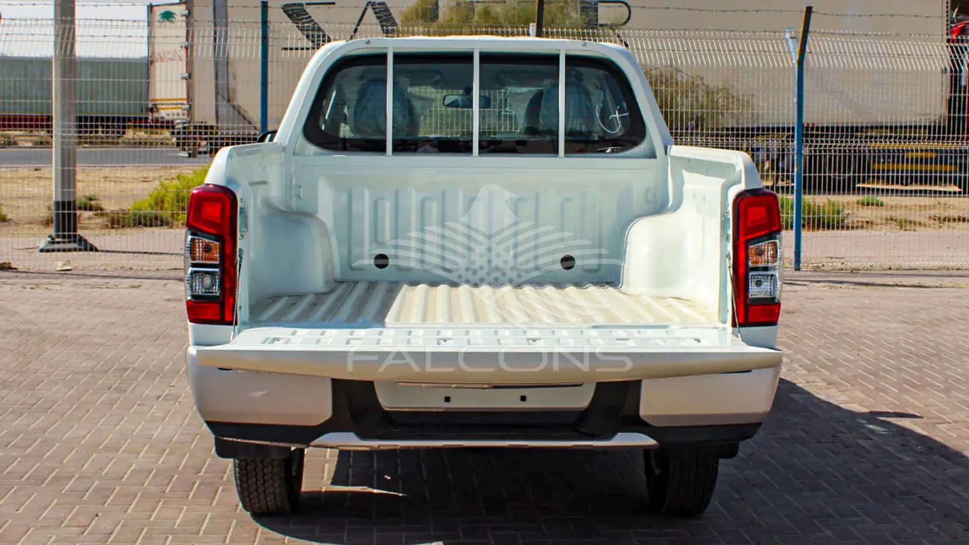 2.5L D DC 4WD CHROME MT - Image 9