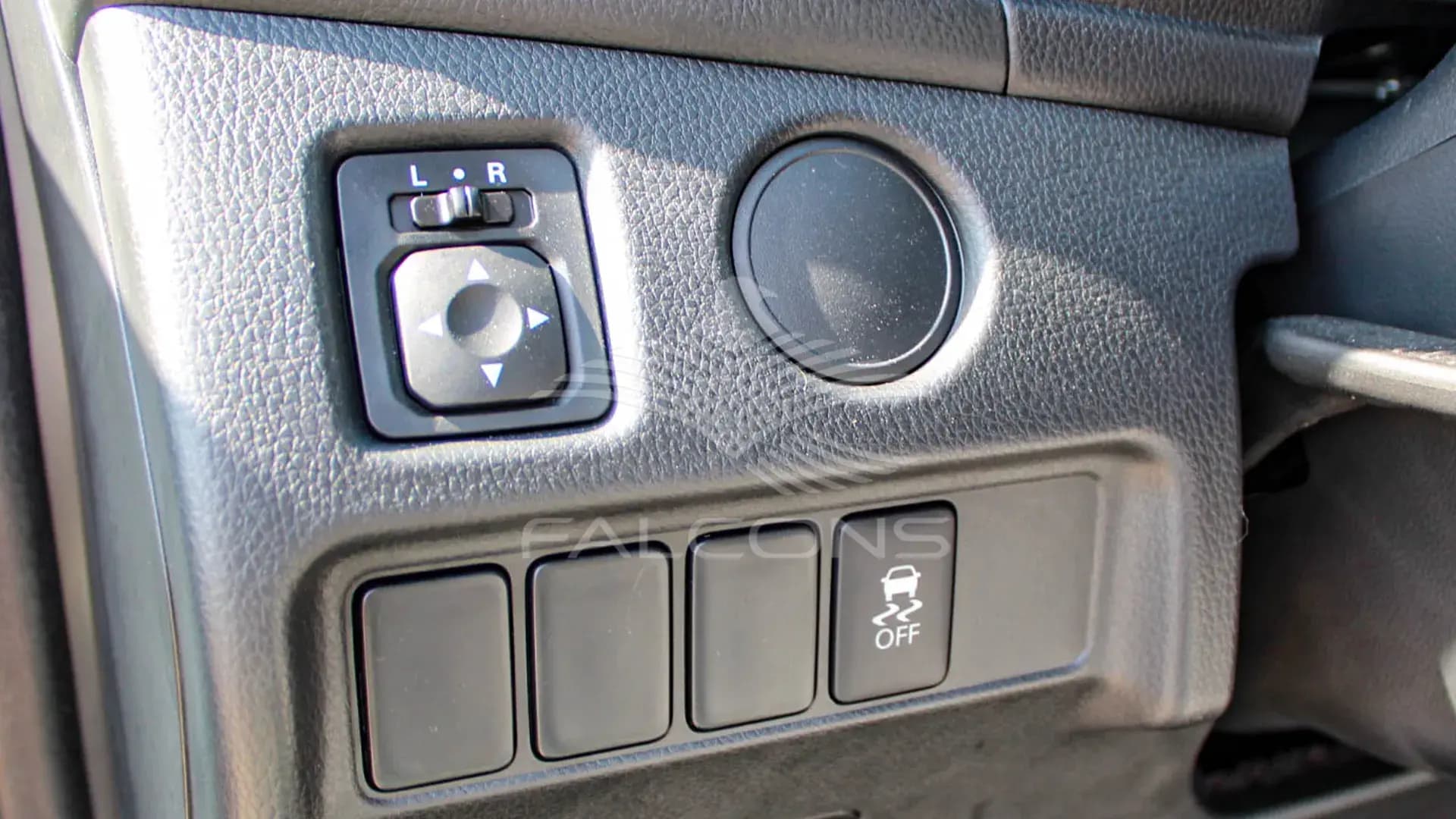 2.5L D DC 4WD CHROME MT - Image 19