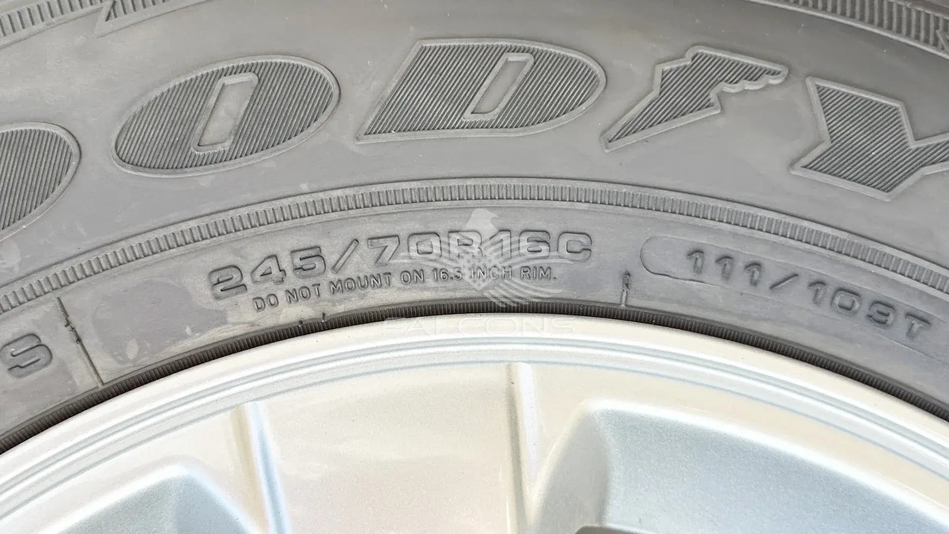 2.5L D DC 4x4 PWR A/W MID MT - Image 8