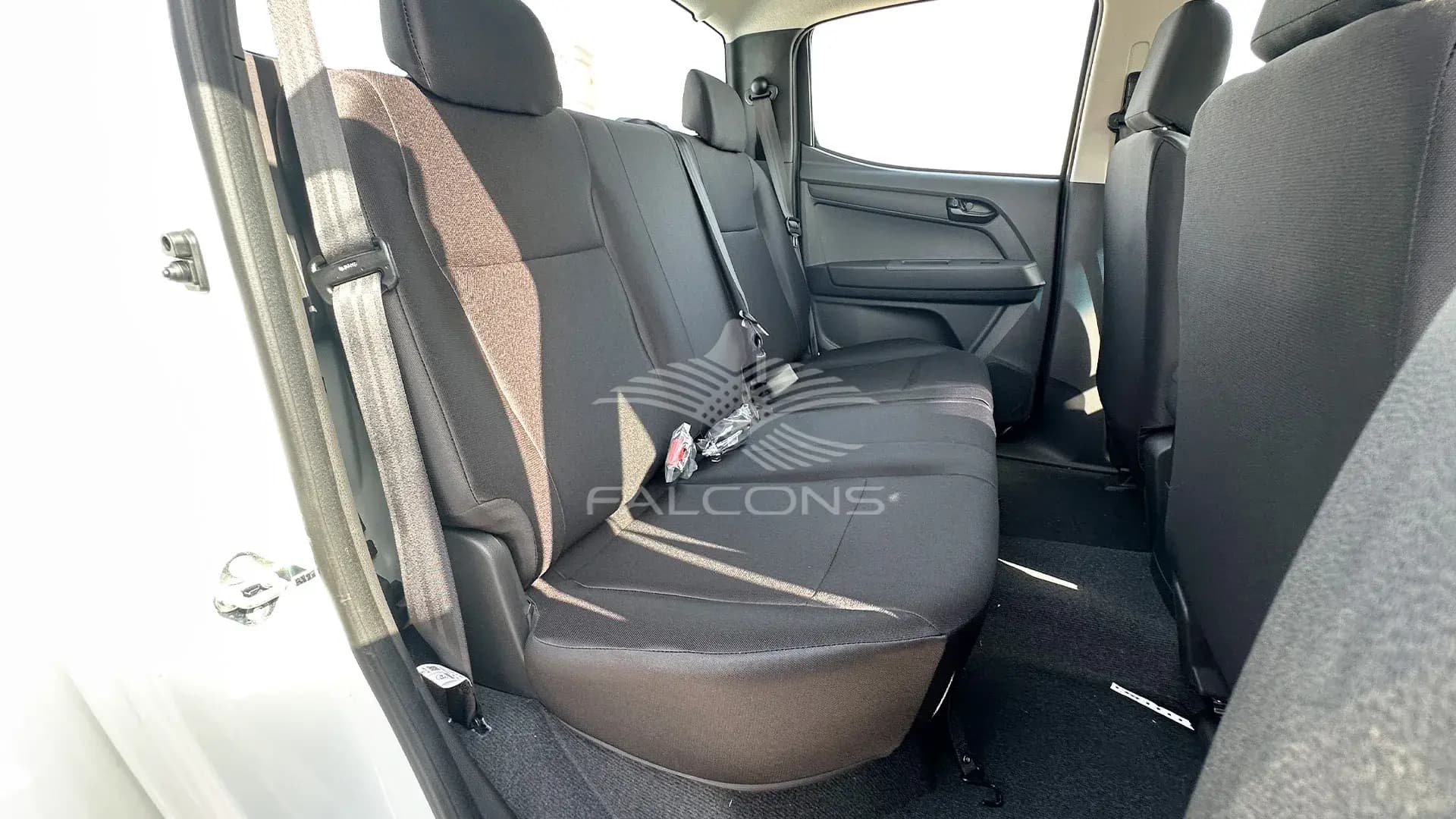 2.5L D DC 4x4 PWR A/W MID MT - Image 11