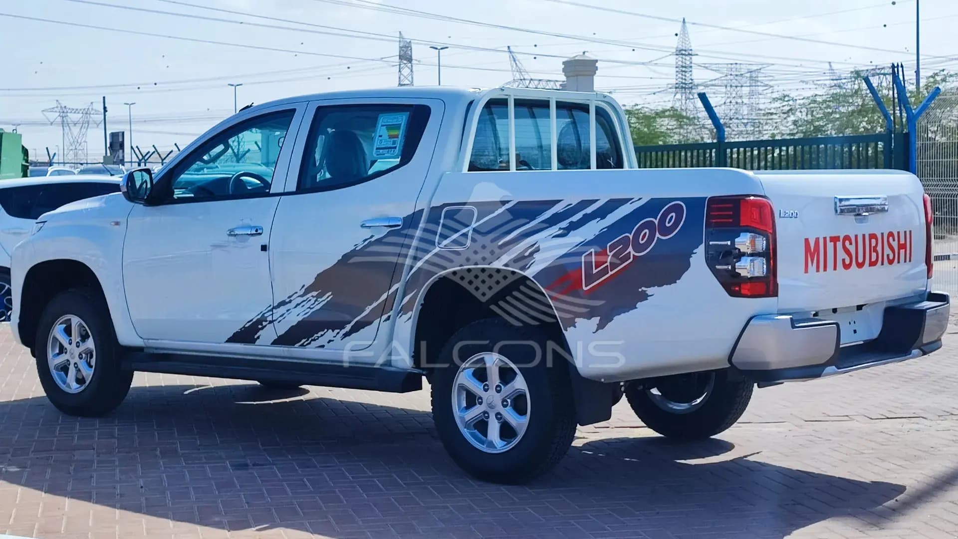 2.5L DC 4WD CHROME WITHOUT BED LINER MT - Image 2