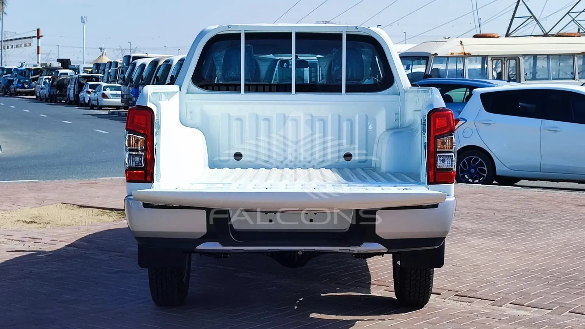 2.5L DC 4WD CHROME WITHOUT BED LINER MT - Image 4