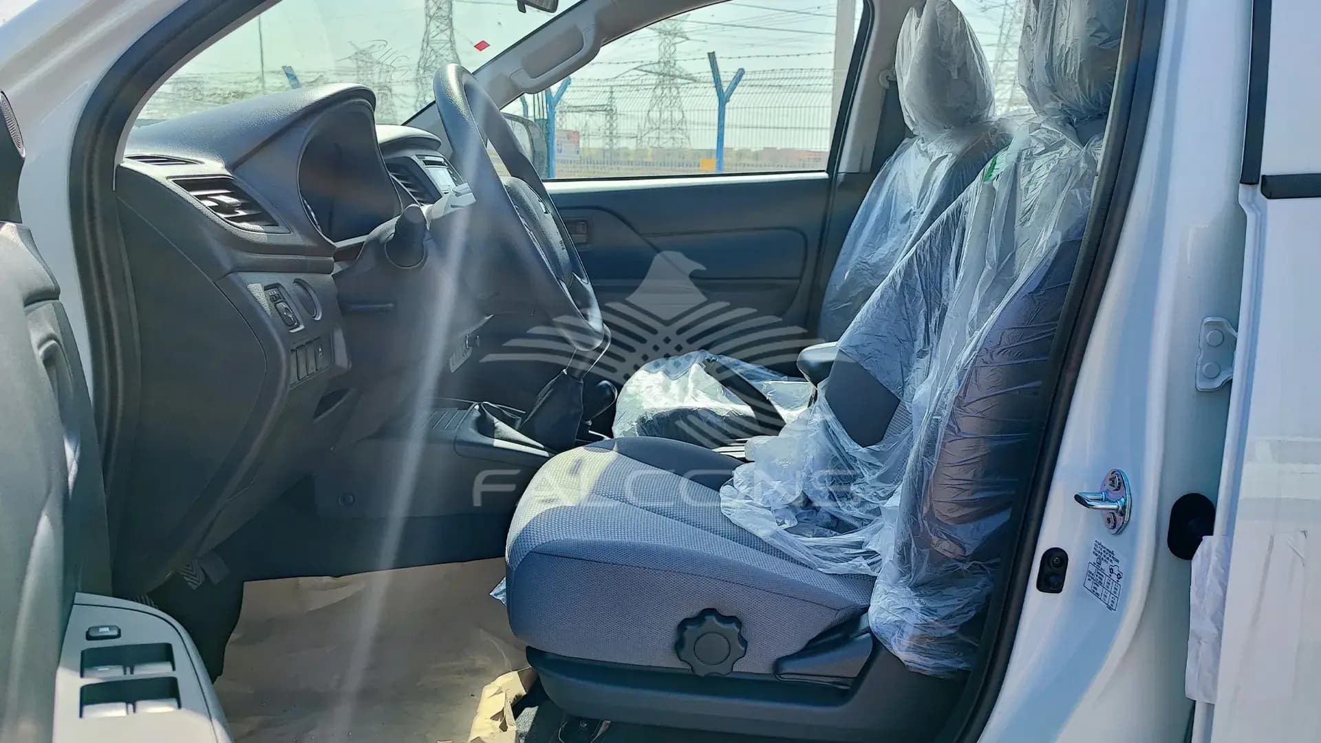 2.5L DC 4WD CHROME WITHOUT BED LINER MT - Image 8