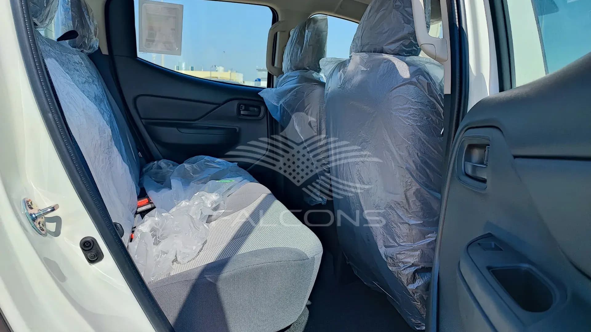 2.5L DC 4WD CHROME WITHOUT BED LINER MT - Image 10