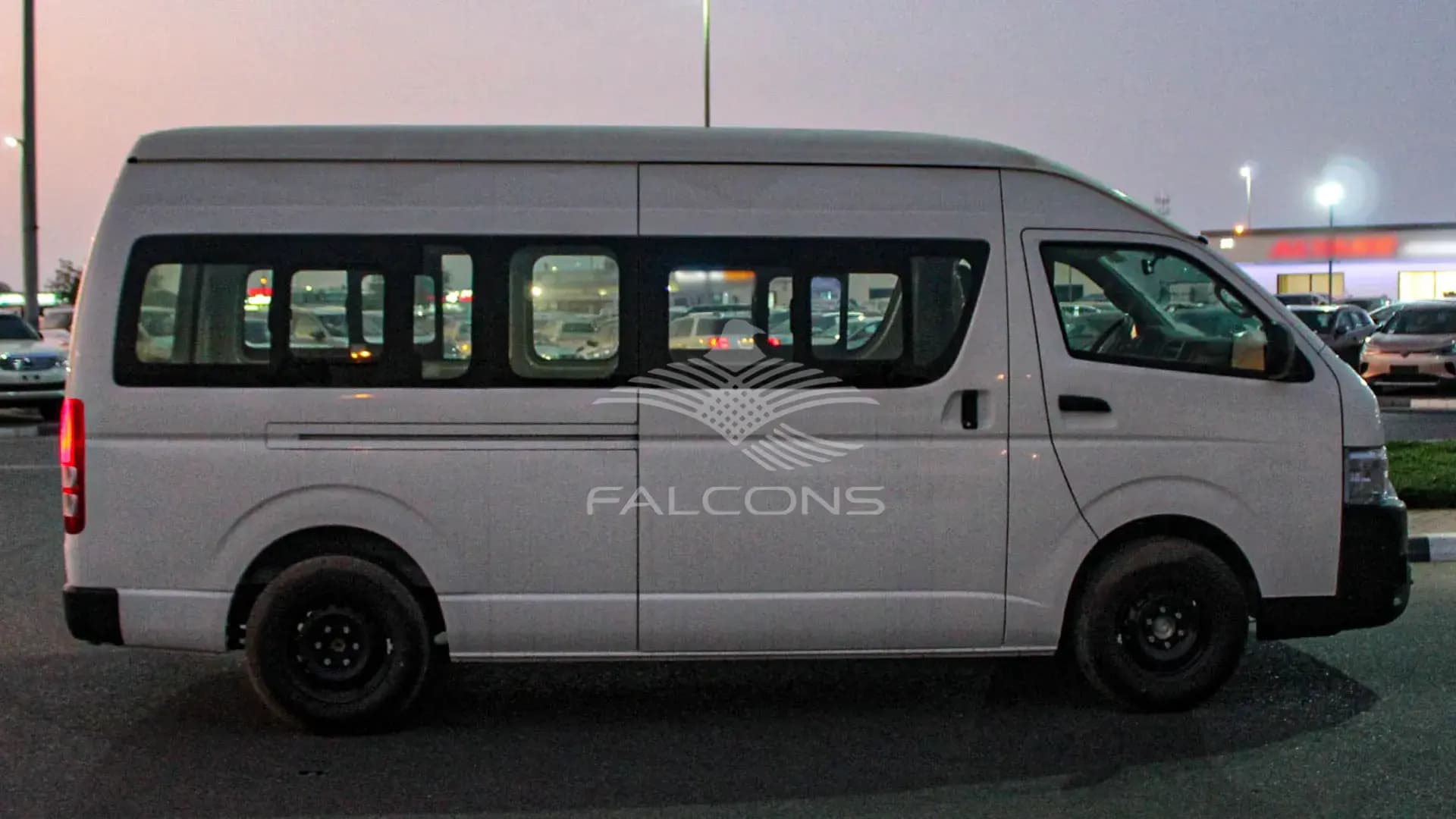 2.5L DLX Wide AC VAN MT - Image 6