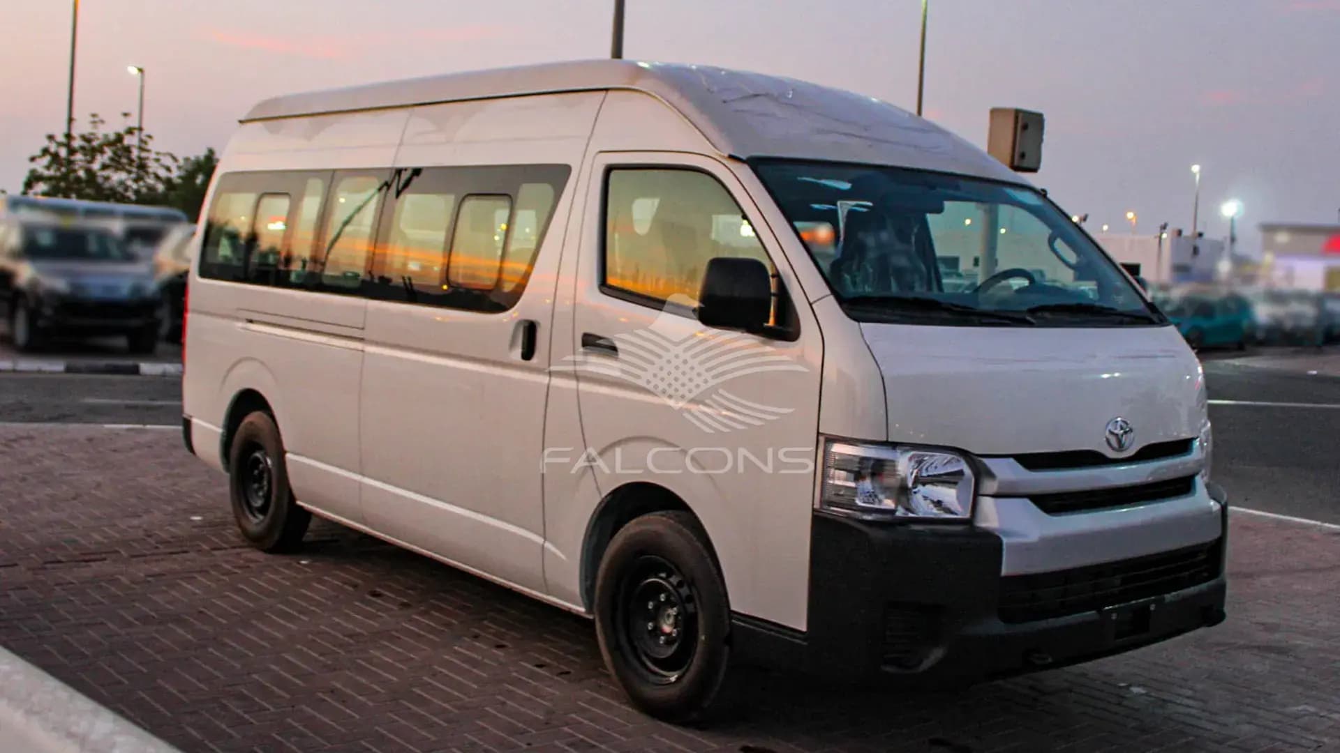 2.5L DLX Wide AC VAN MT - Image 7
