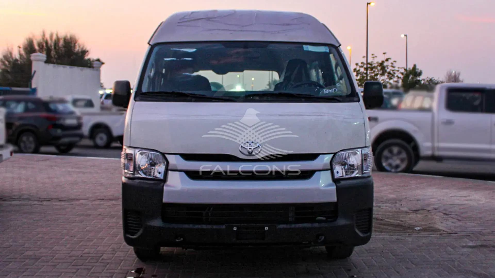 2.5L DLX Wide AC VAN MT - Image 8