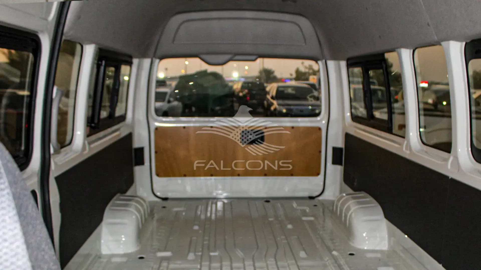 2.5L DLX Wide AC VAN MT - Image 13