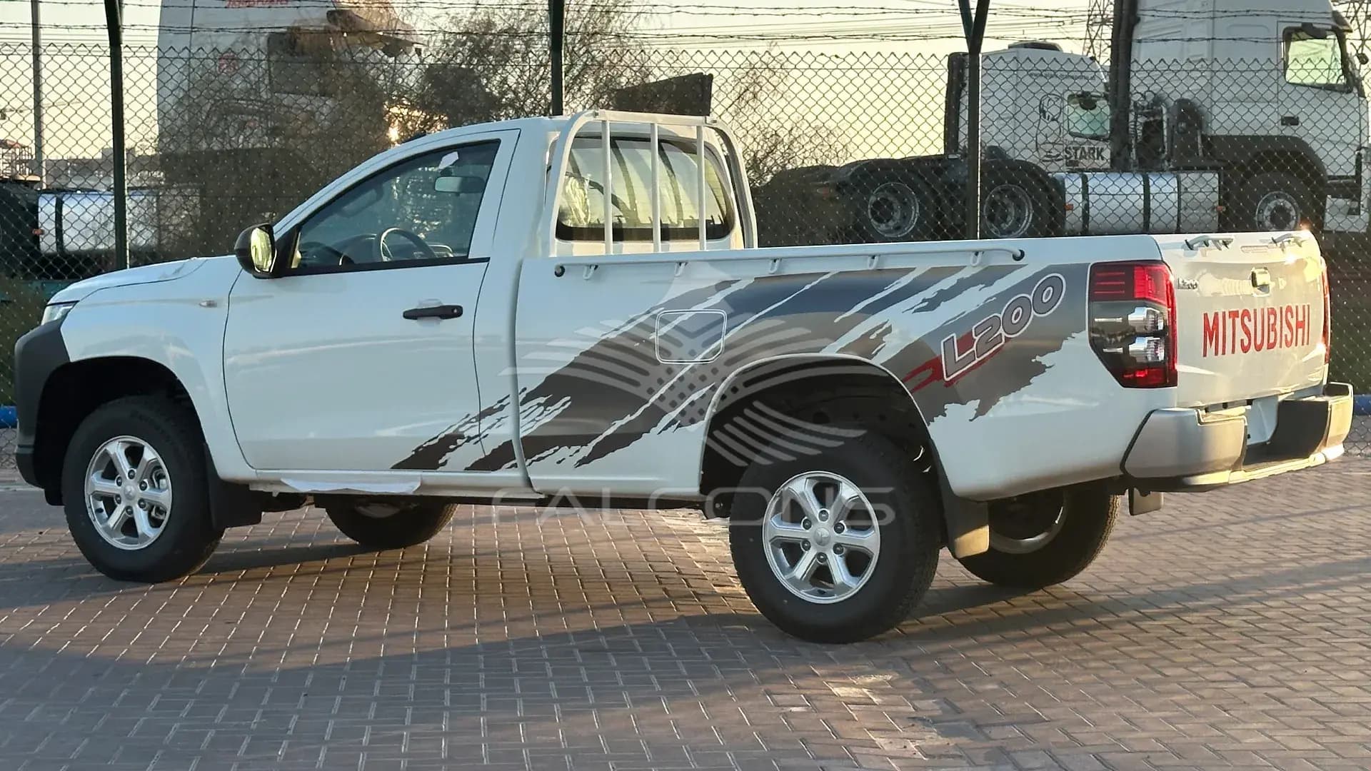 2.5L GL SC 4WD MT - Image 2