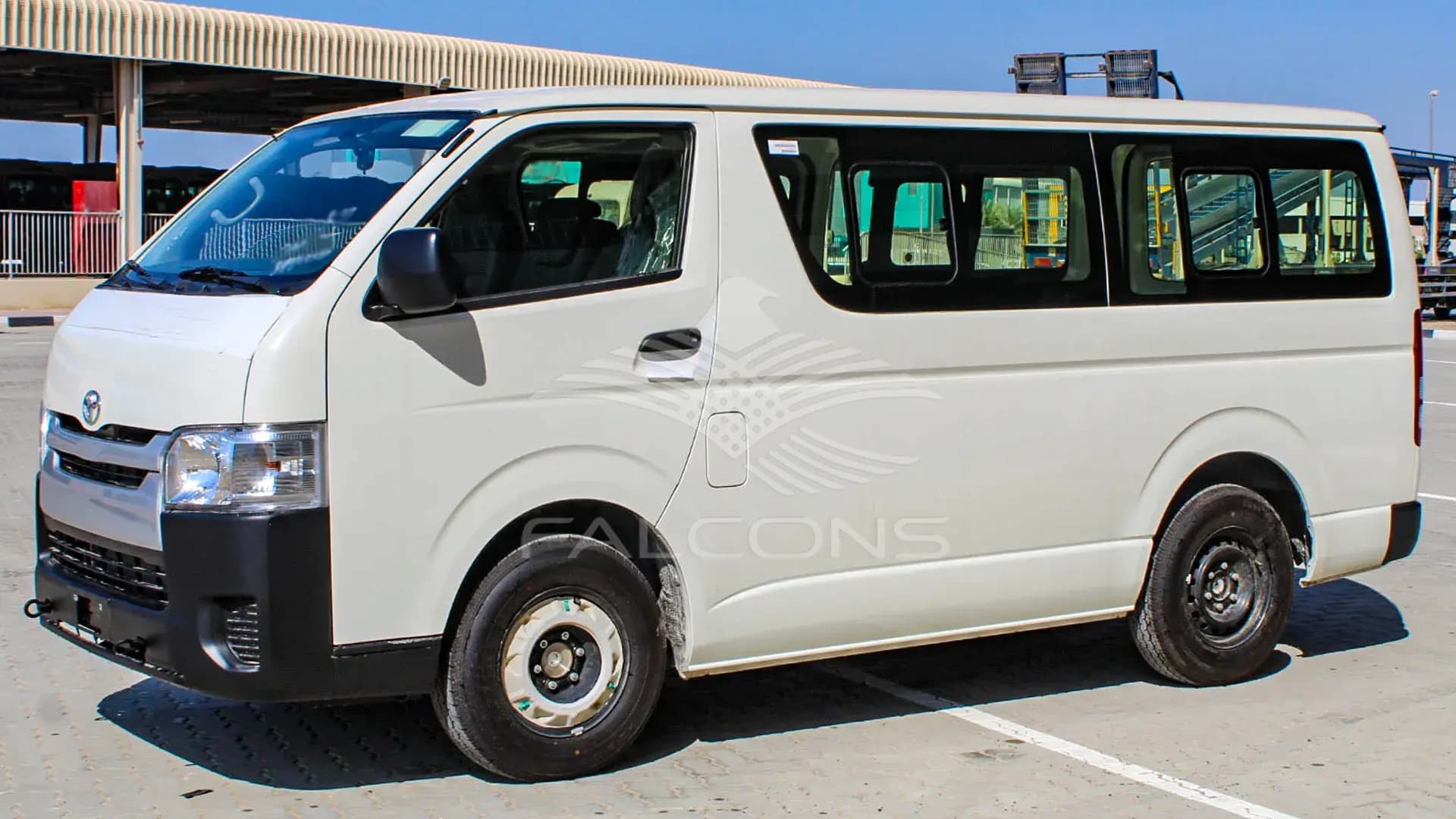 2.5L GLS VAN AC STD MT - Image 2