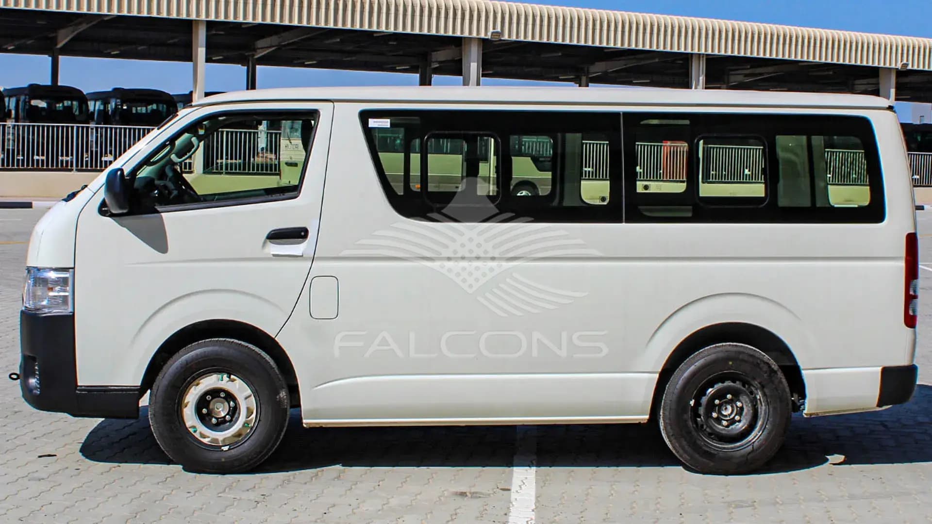 2.5L GLS VAN AC STD MT - Image 3