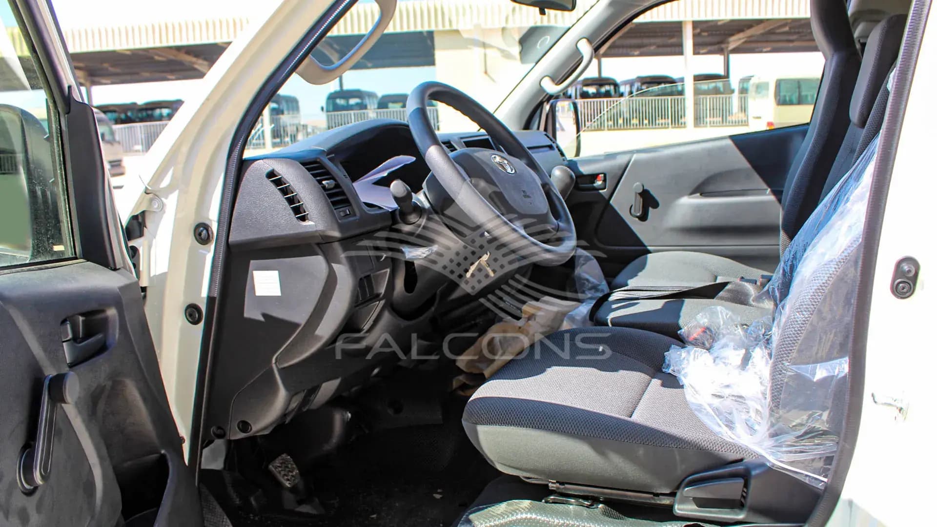 2.5L GLS VAN AC STD MT - Image 12