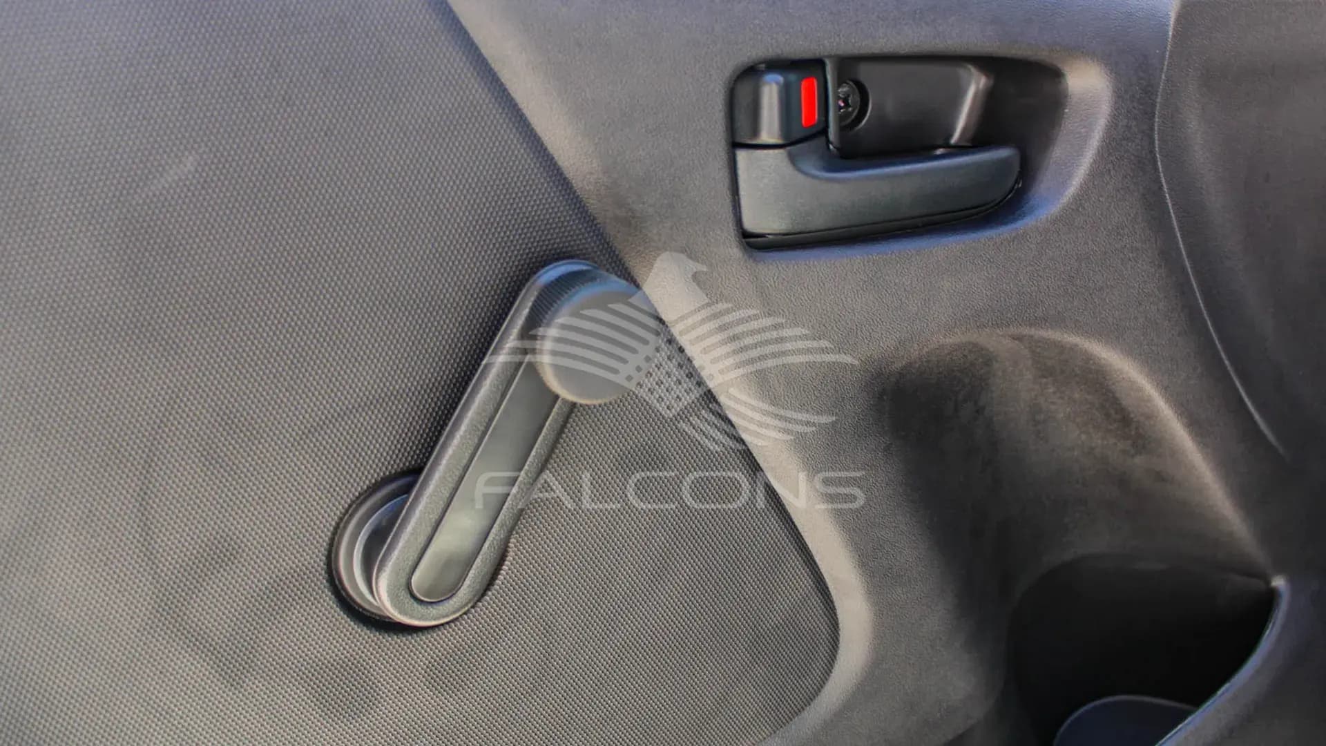 2.5L GLS VAN AC STD MT - Image 15