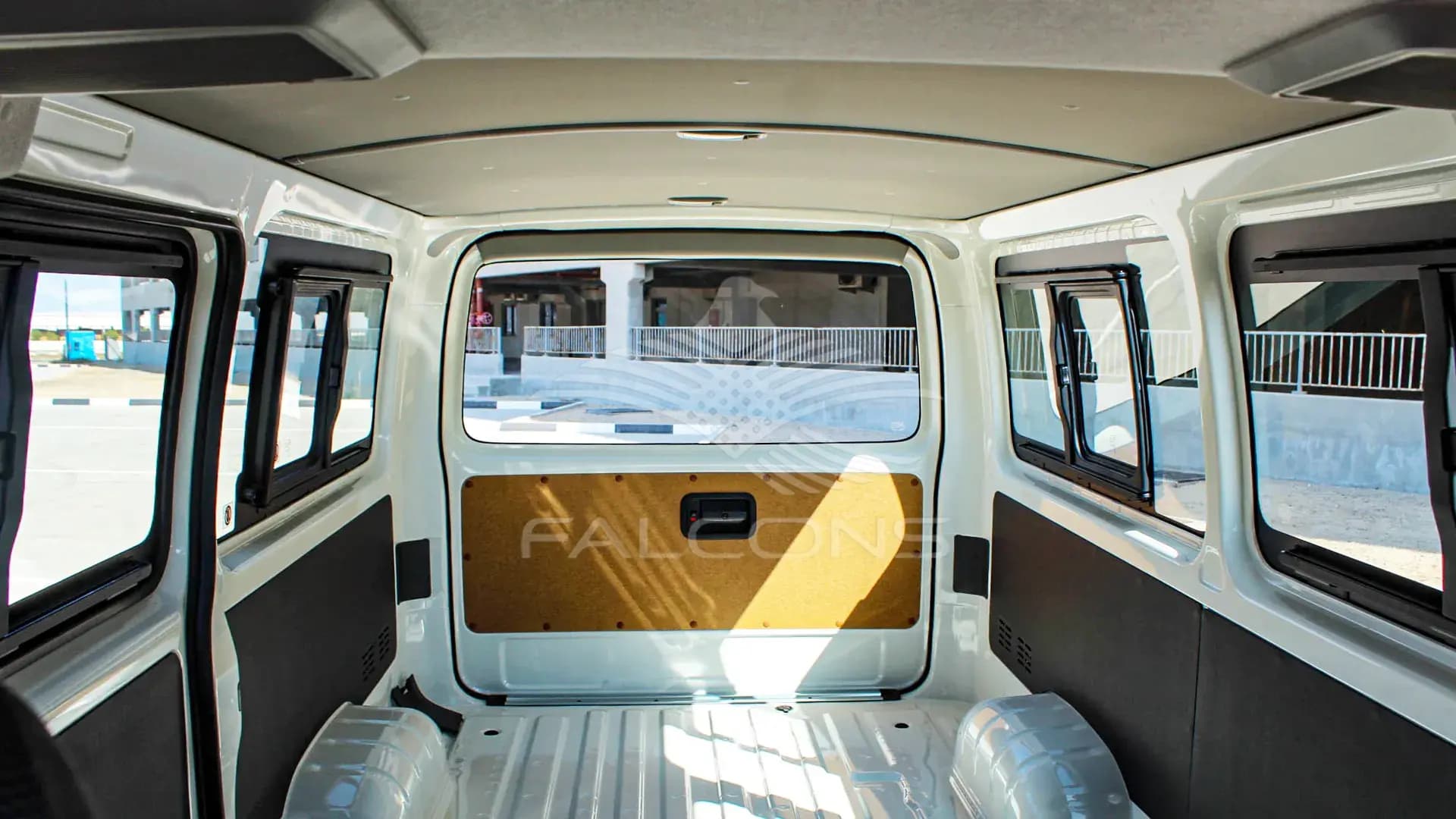 2.5L GLS VAN AC STD MT - Image 21