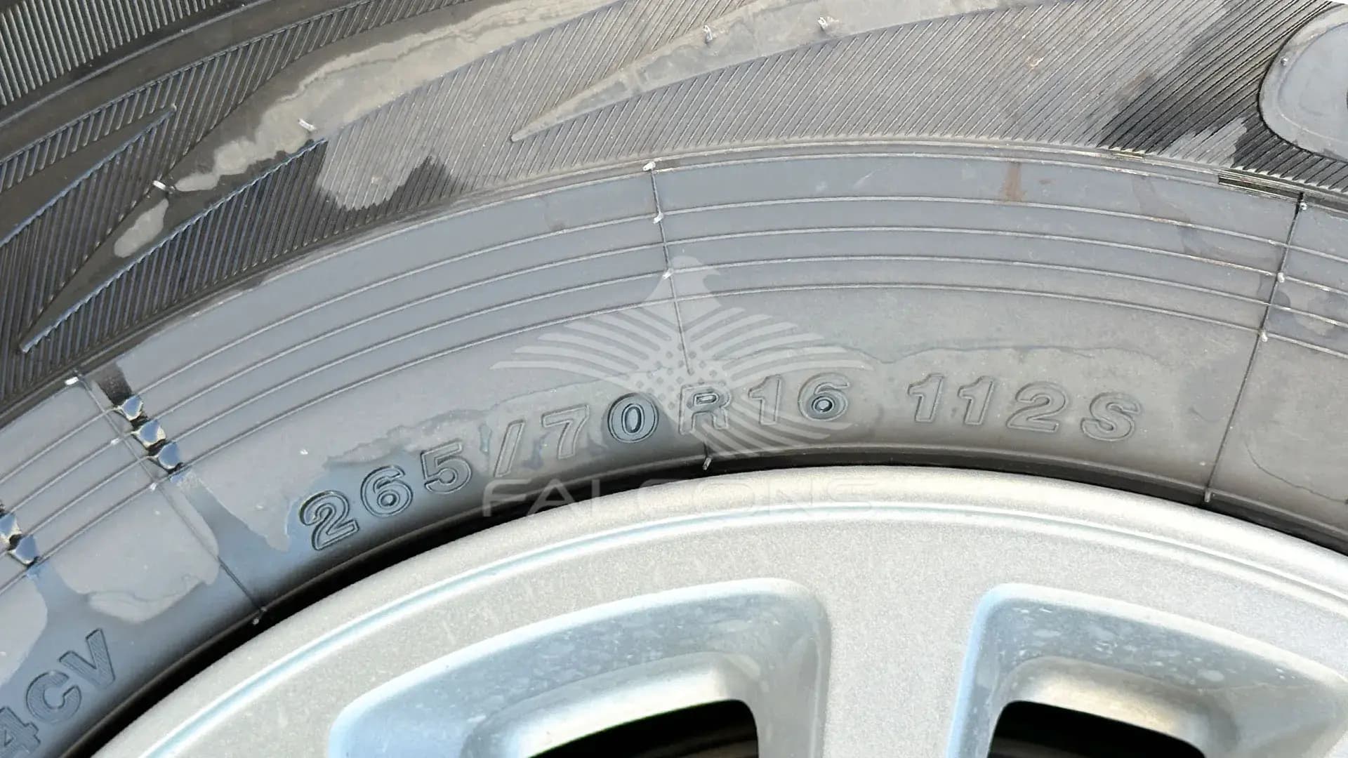 2.5L SPORT GLX 4WD DIESEL 5AT - Image 8