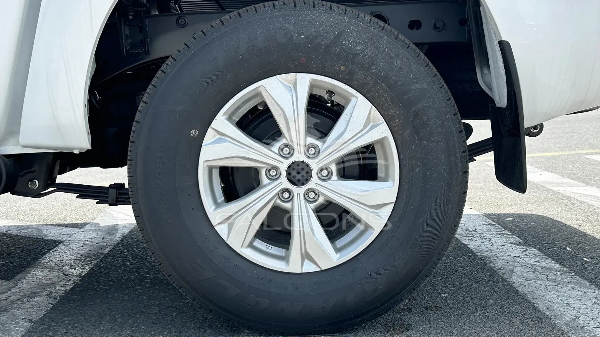 2.5L STD 4x4 5MT - Image 7