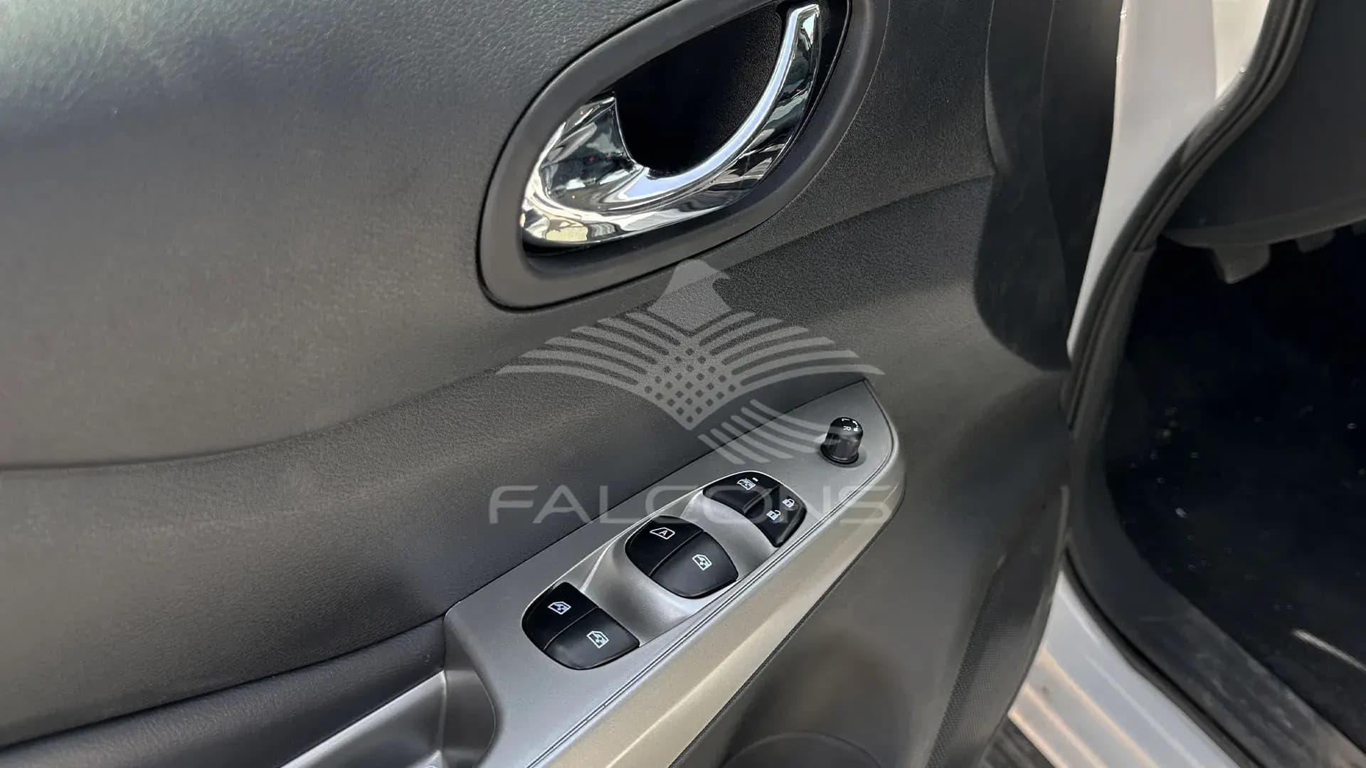 2.5L STD 4x4 5MT - Image 12