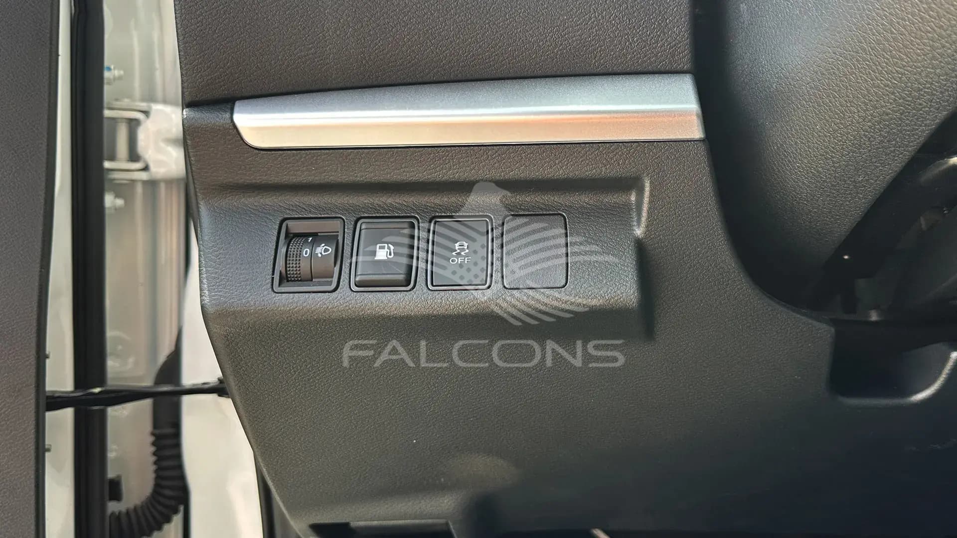 2.5L STD 4x4 5MT - Image 13