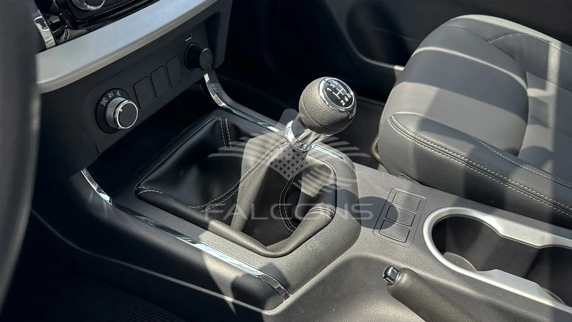 2.5L STD 4x4 5MT - Image 14