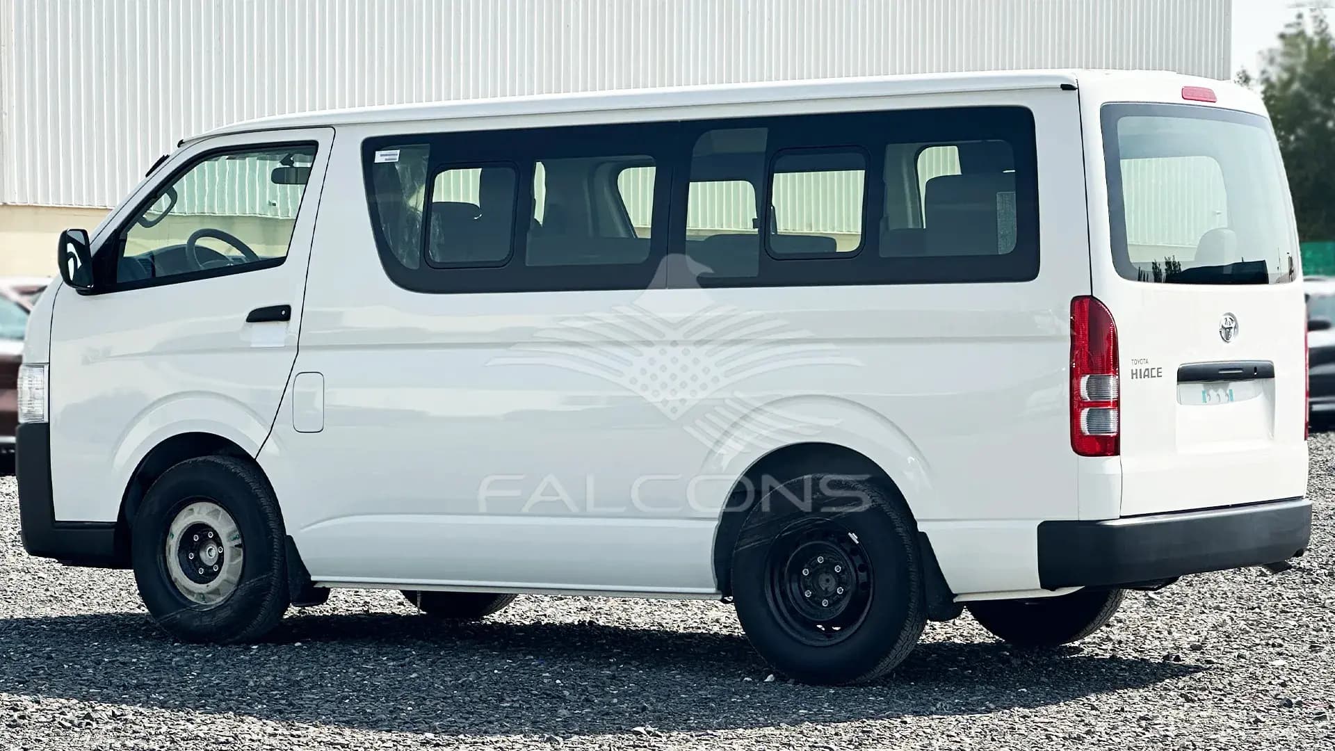 2.5L Turbo Diesel 15 Seater STD MT - Image 2