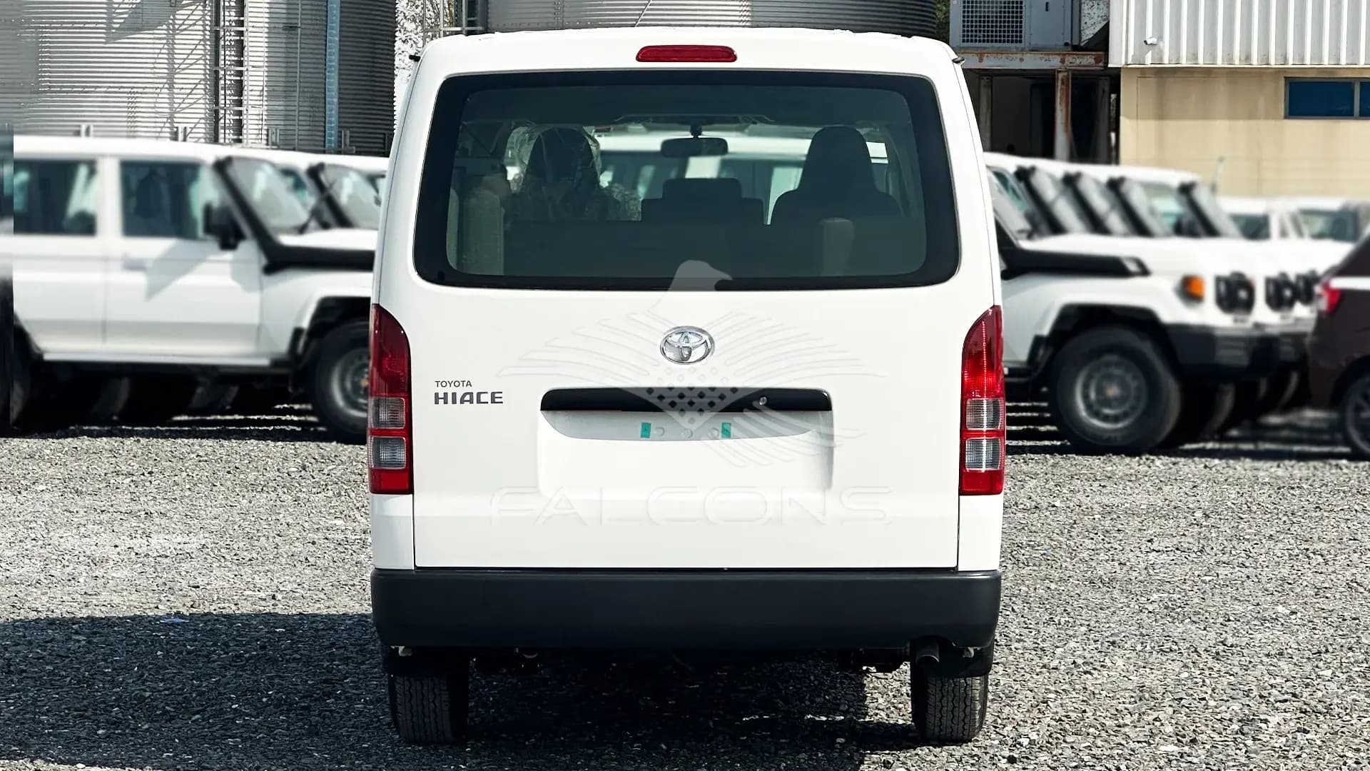 2.5L Turbo Diesel 15 Seater STD MT - Image 3