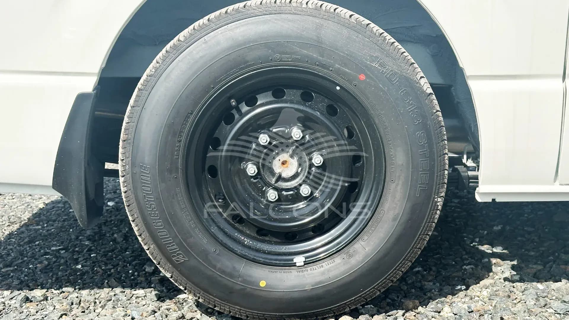 2.5L Turbo Diesel 15 Seater STD MT - Image 7