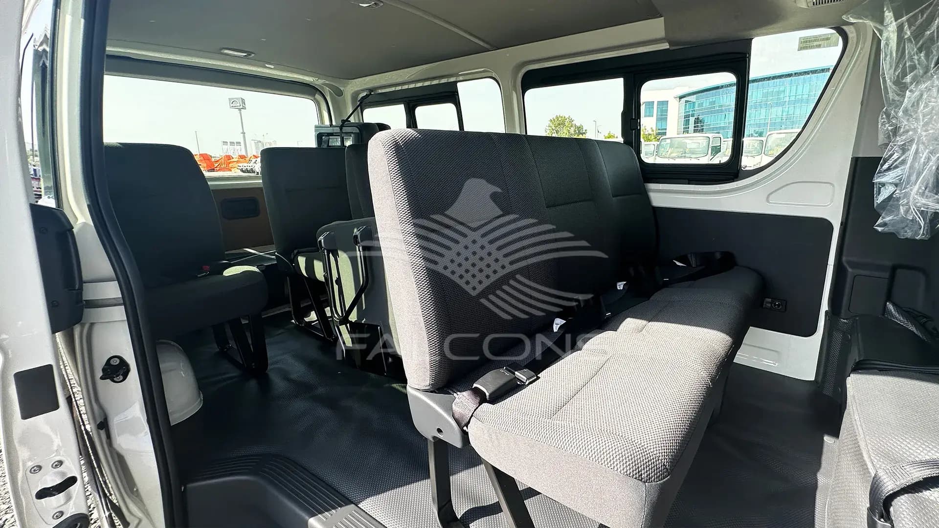 2.5L Turbo Diesel 15 Seater STD MT - Image 13