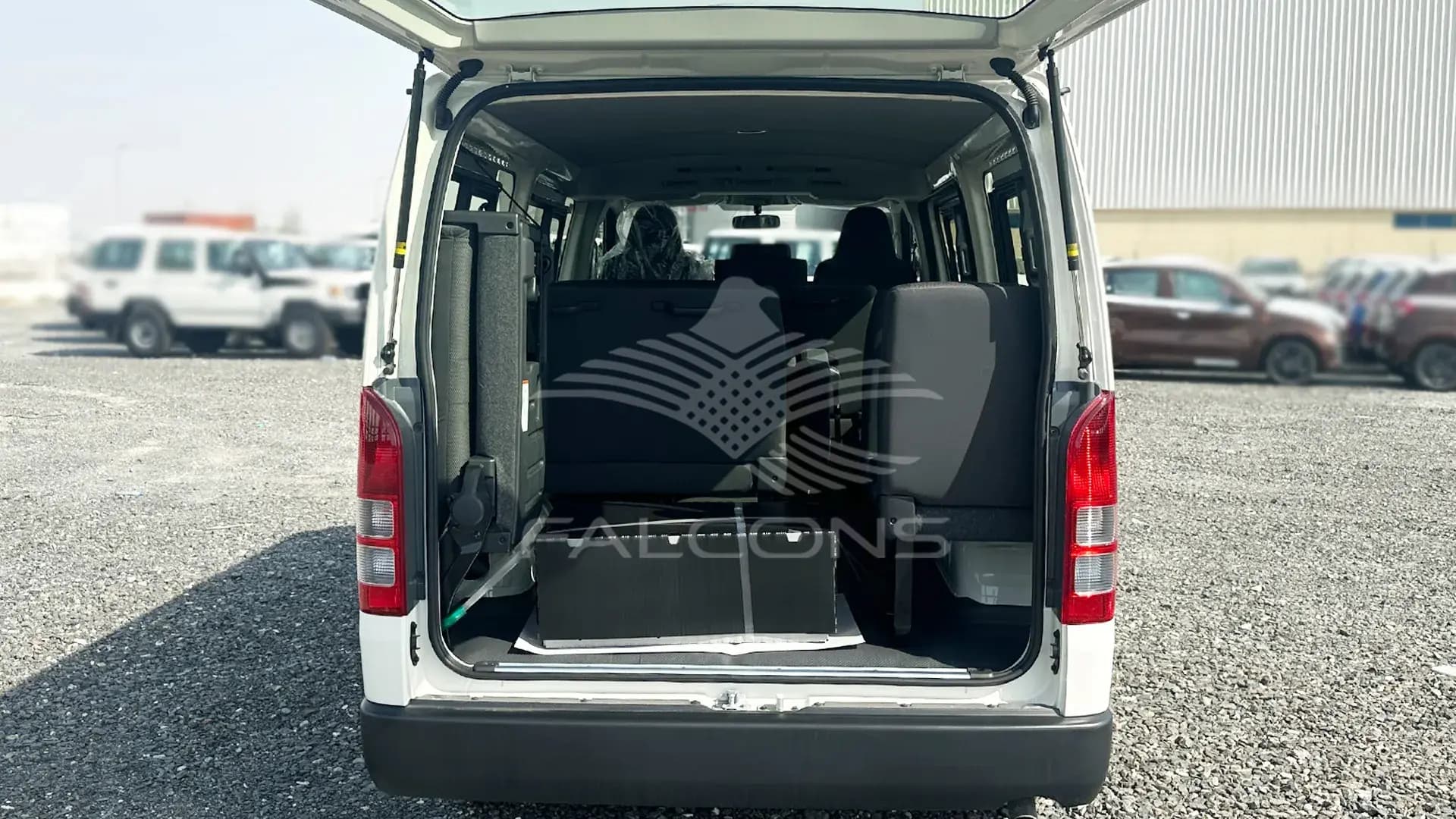 2.5L Turbo Diesel 15 Seater STD MT - Image 14