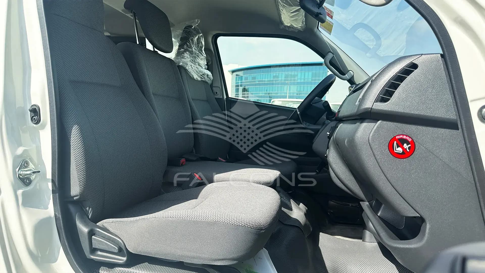 2.5L Turbo Diesel 15 Seater STD MT - Image 15