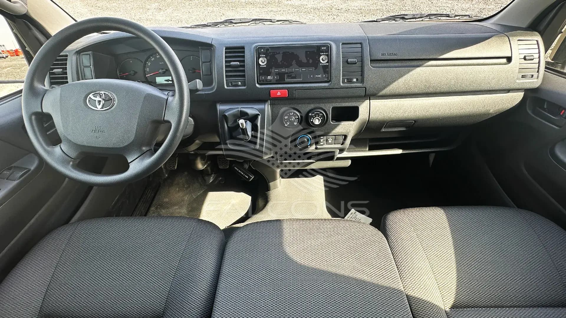 2.5L Turbo Diesel 15 Seater STD MT - Image 16