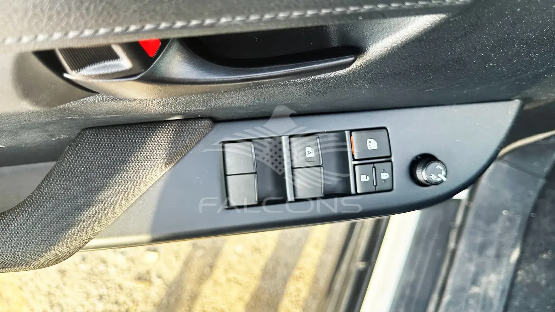 2.7L COUNTRY DC 4WD MT - Image 11