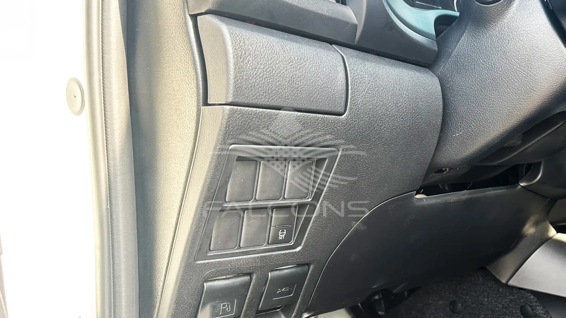 2.7L COUNTRY DC 4WD MT - Image 12