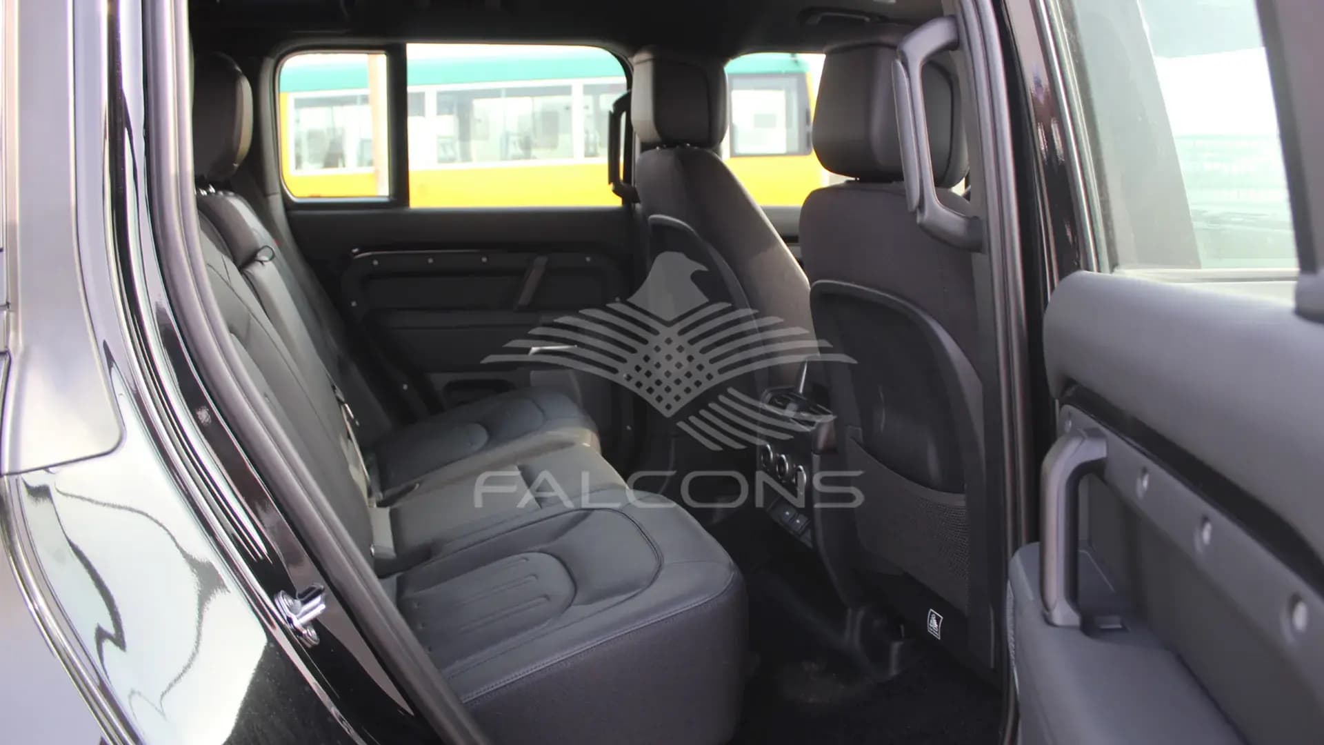 3.0L 110 P400 X EDITION AT - Image 13