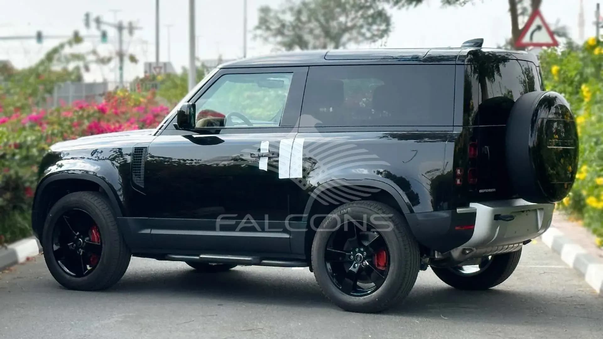 3.0L 90 P400 HSE AWD AT - Image 2