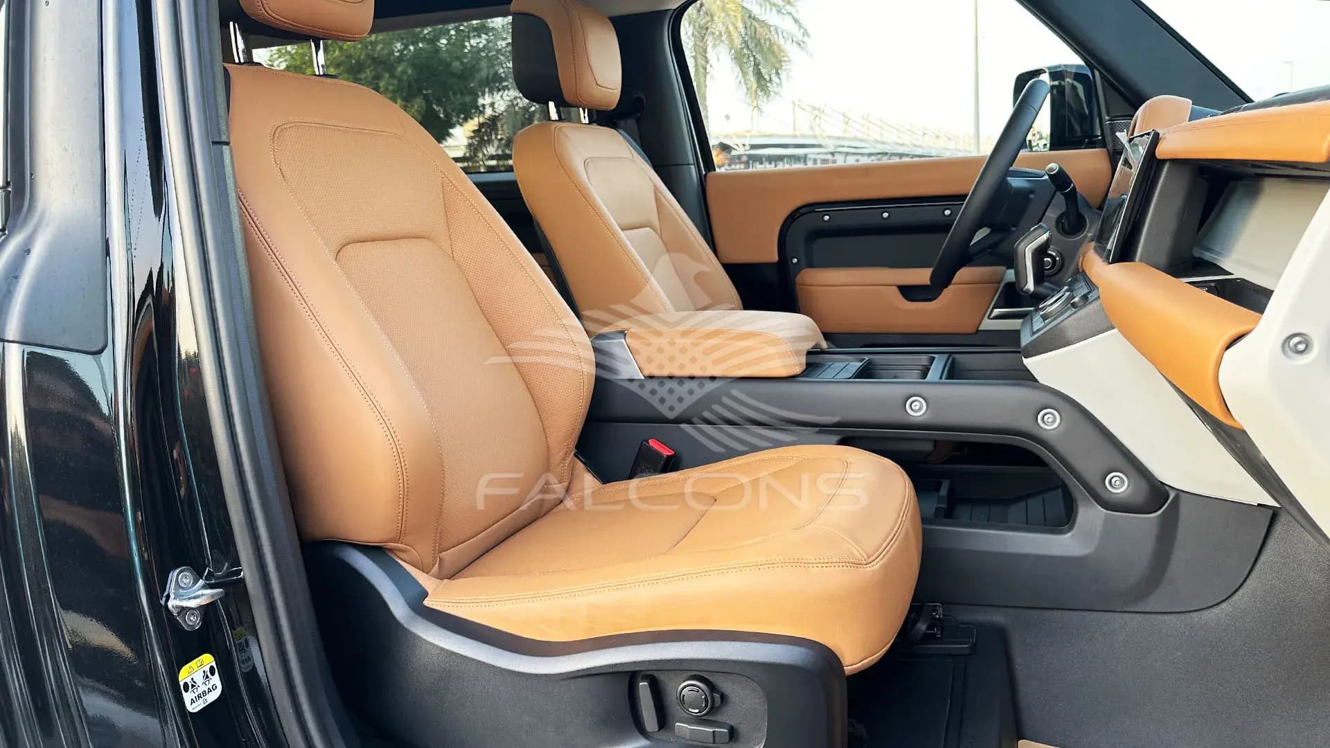 3.0L 90 P400 HSE AWD AT - Image 10