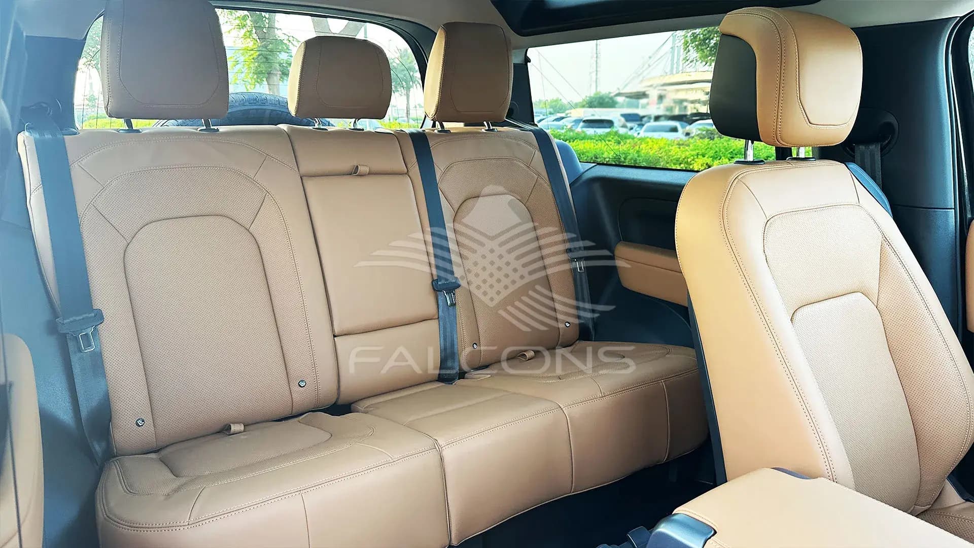 3.0L 90 P400 HSE AWD AT - Image 11