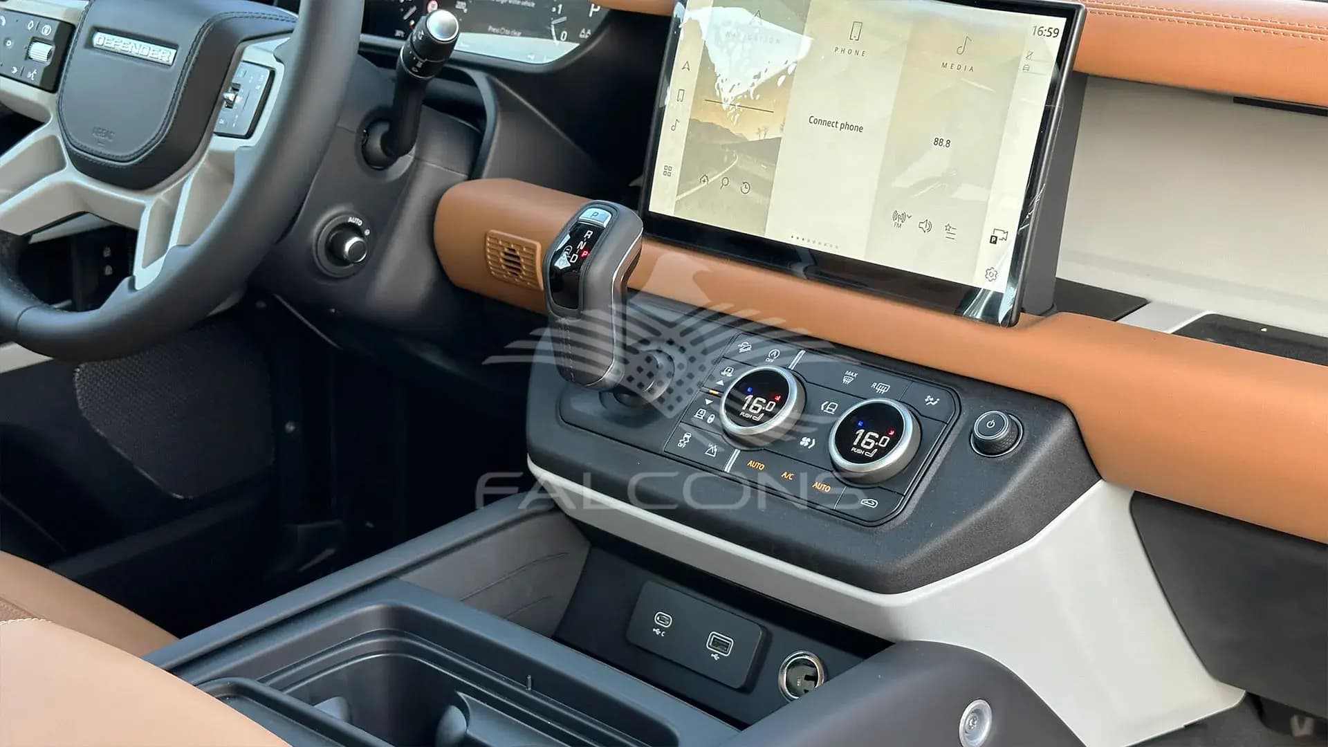 3.0L 90 P400 HSE AWD AT - Image 18