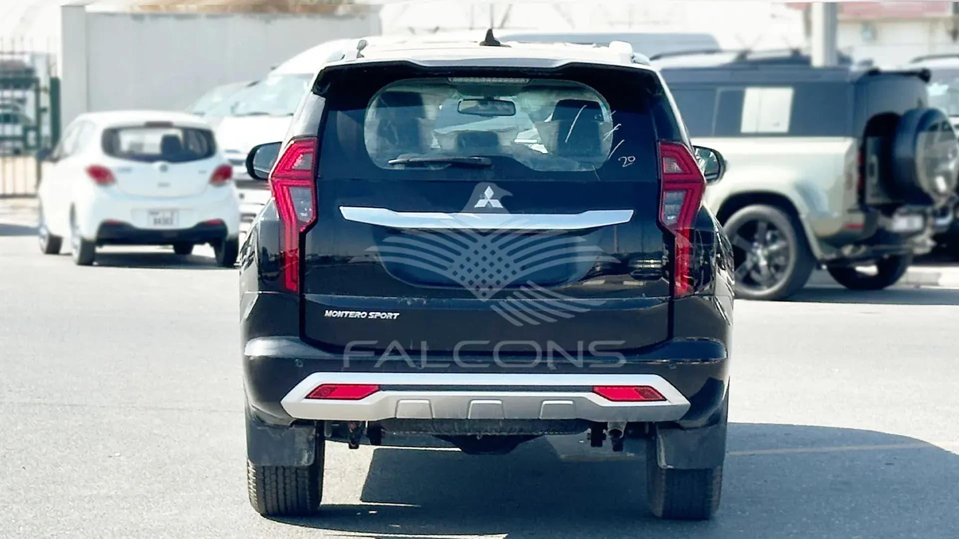 3.0L SPORT MID 4WD 7-STR GCC Specs AT - Image 3