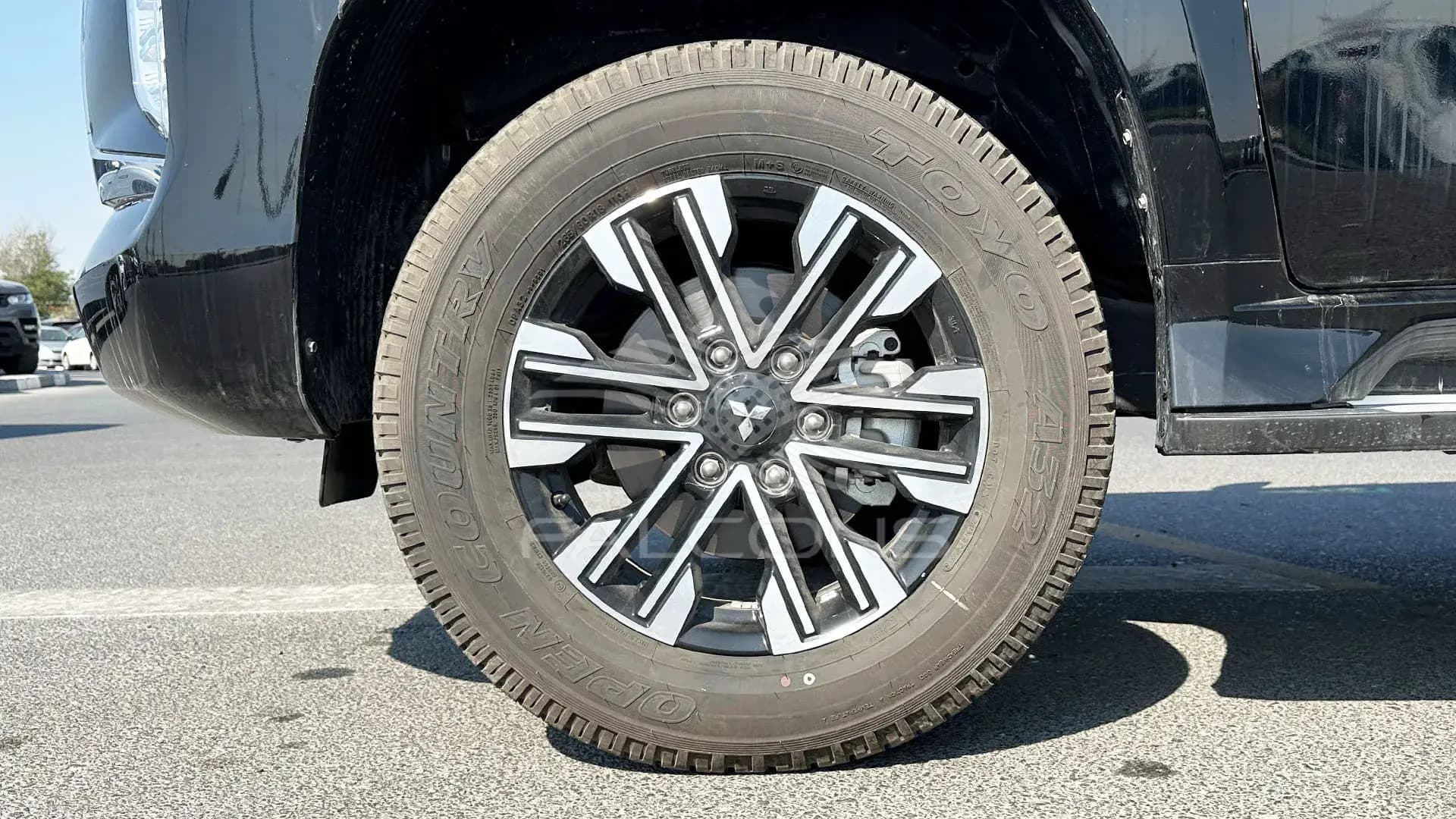 3.0L SPORT MID 4WD 7-STR GCC Specs AT - Image 7