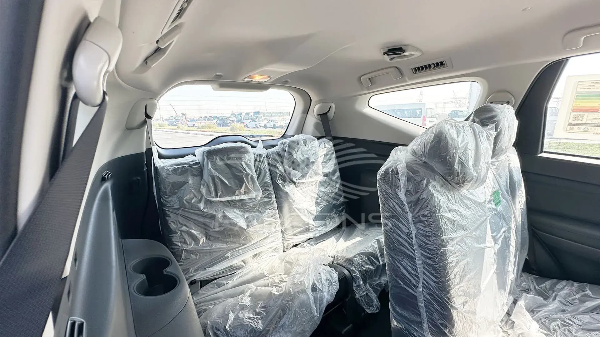 3.0L SPORT MID 4WD 7-STR GCC Specs AT - Image 12