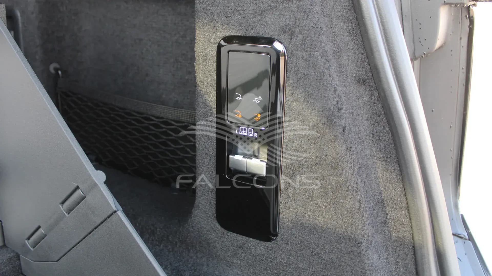 3.0L Sport Petrol P400 Autobiography AT - Image 13