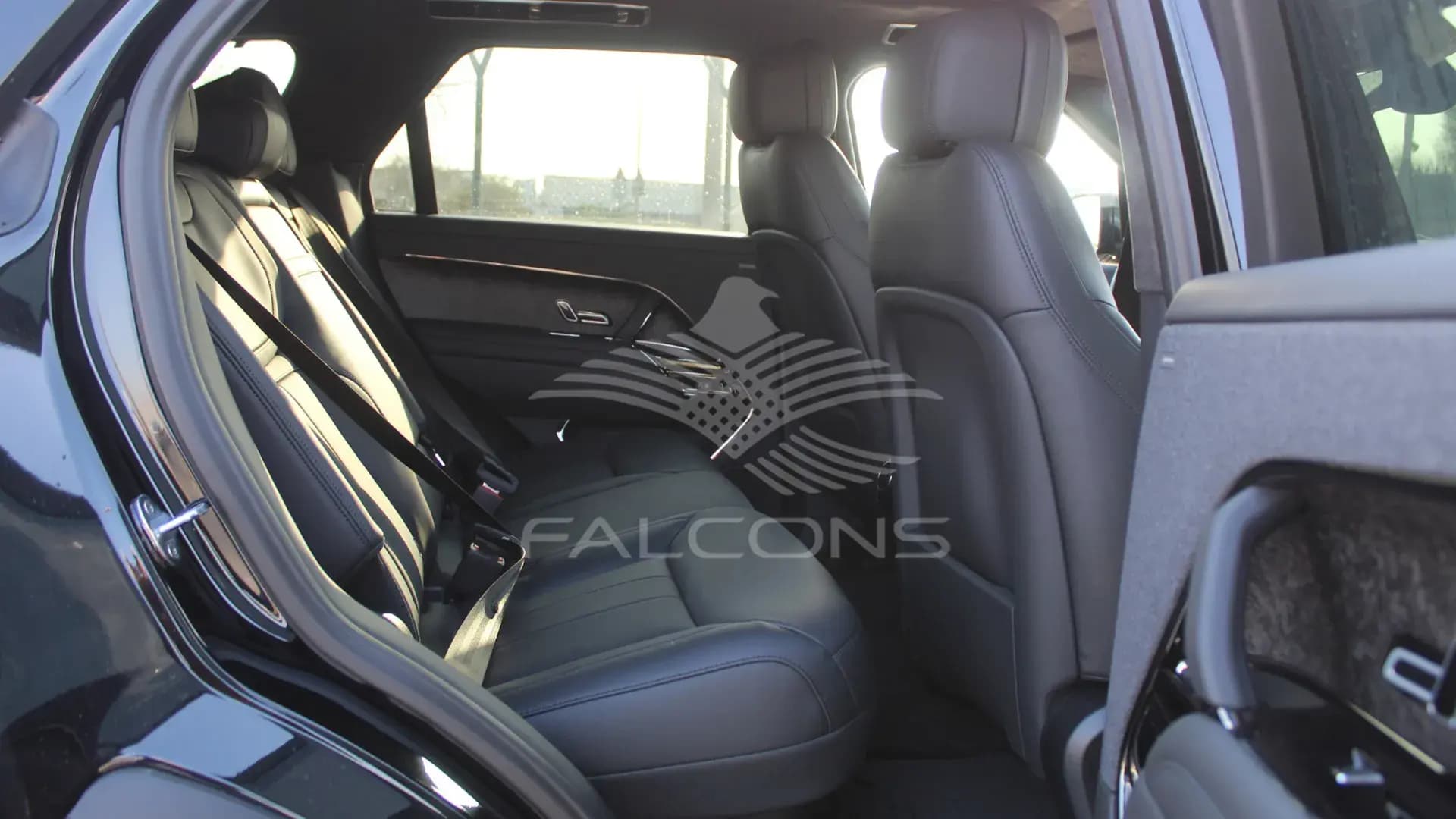 3.0L Sport Petrol P400 Autobiography AT - Image 14