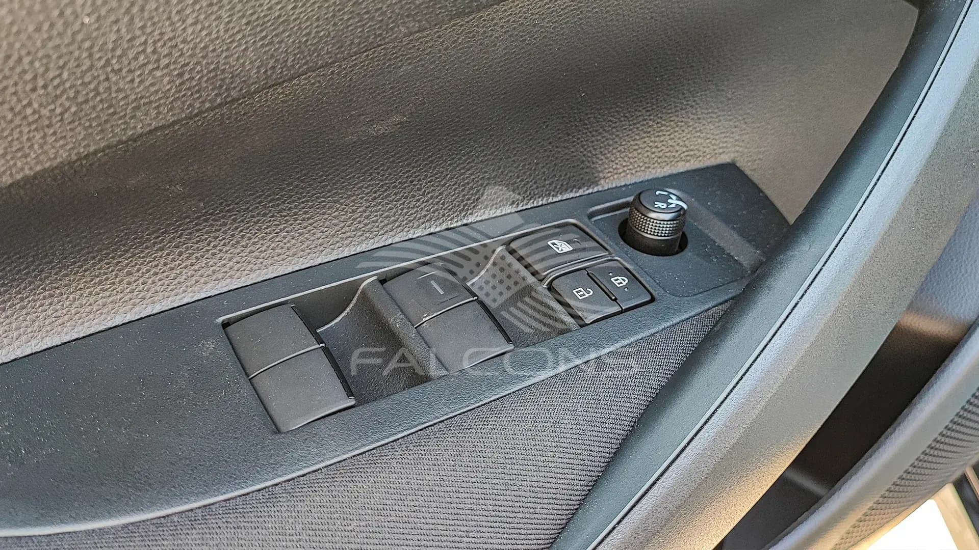 1.6L Basic AT - Image 12