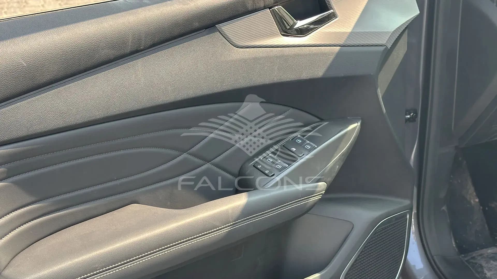 1.6T Flagship VERSION 7 SEATS AT - Image 17