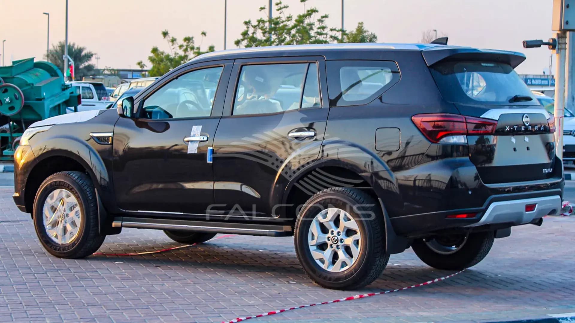 2.5L 4WD TITANIUM 7AT - Image 4