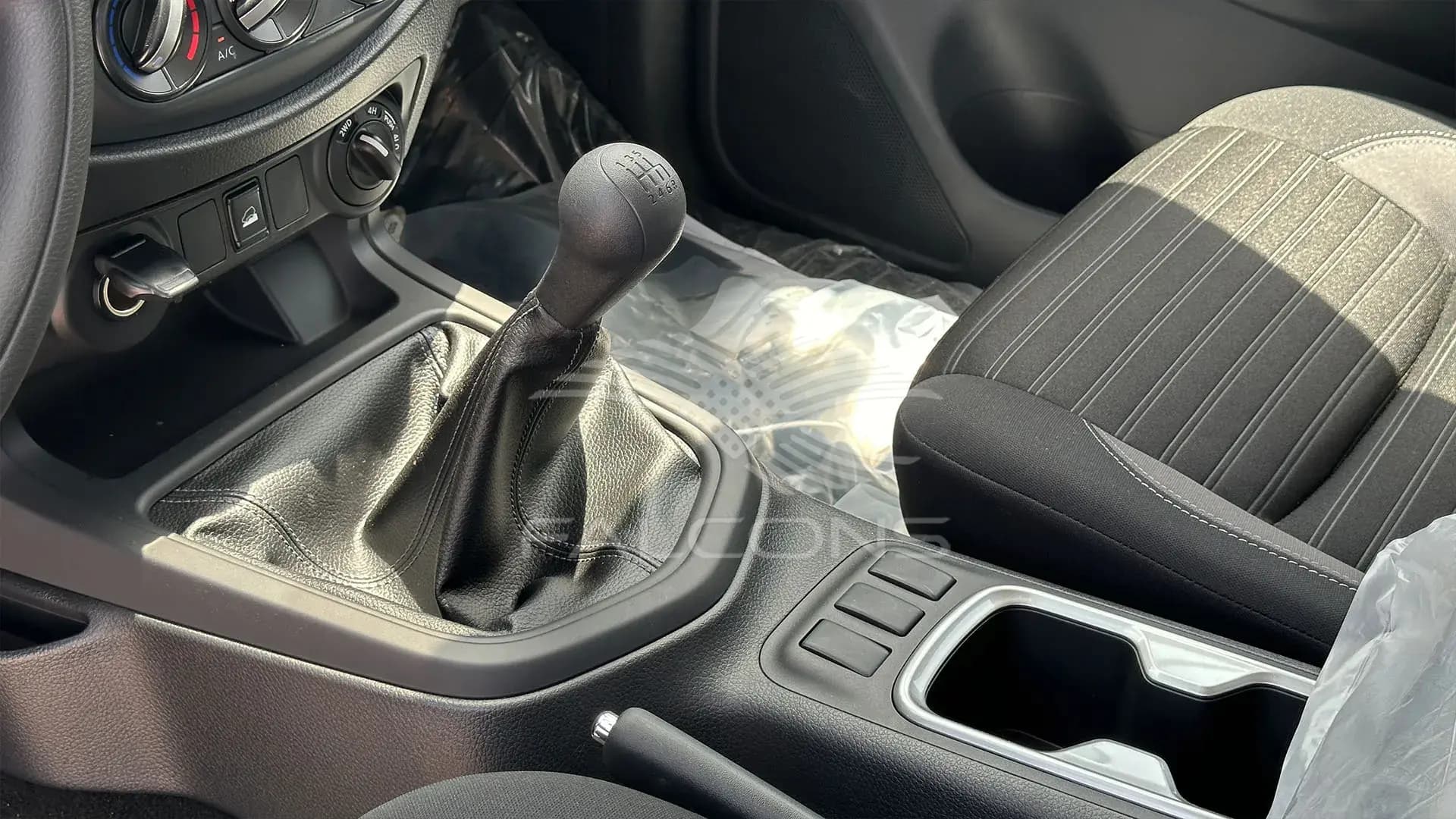 2.5D XE D23 4X4 DC PLUS MT - Image 15