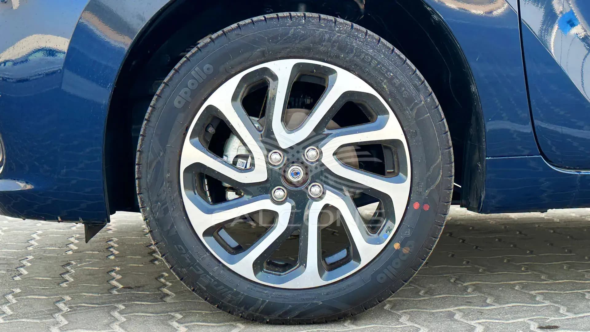 1373cc GLX 5P BVA Audio - Image 12