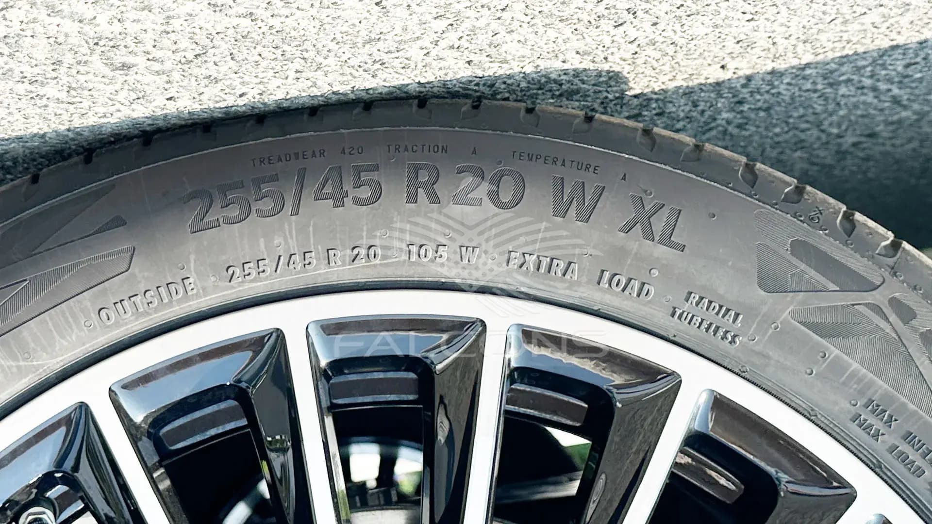 2.0L 4MATIC Coupe AT - Image 9